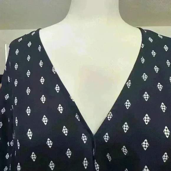 Deep Blue V-Neck Surplice Style Blouse Size XXL NWOT - Picture 13 of 13